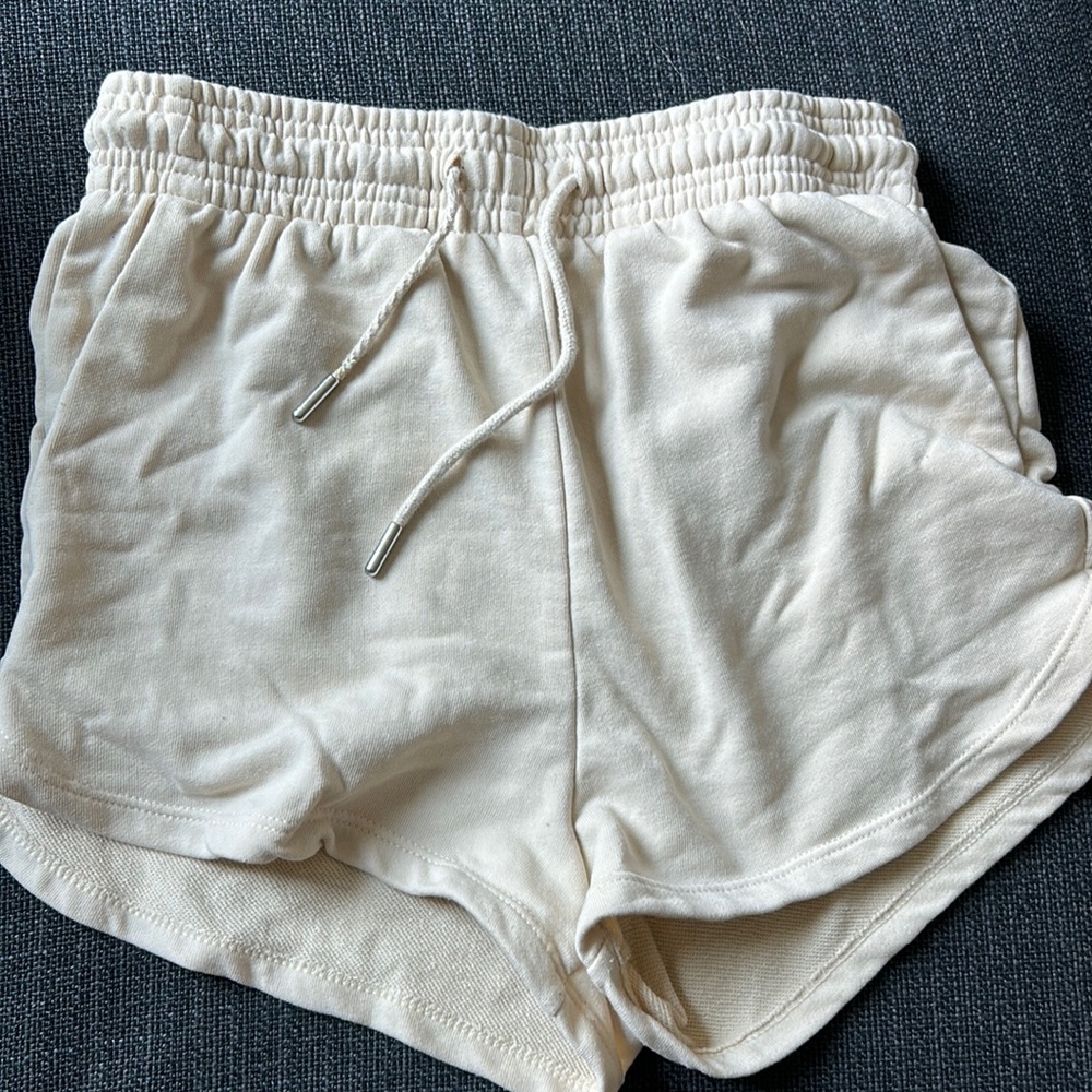 Cream H&M high waisted shorts